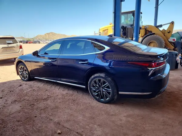 JTHC51FFXJ5001238 2018 LEXUS LS - Image 2
