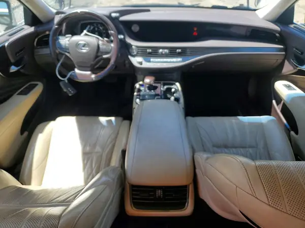 JTHC51FFXJ5002695 2018 LEXUS LS - Image 8
