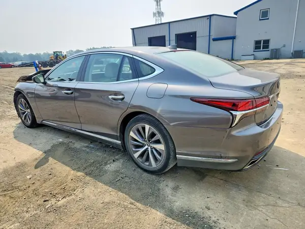 JTHC51FFXJ5003202 2018 LEXUS LS - Image 2