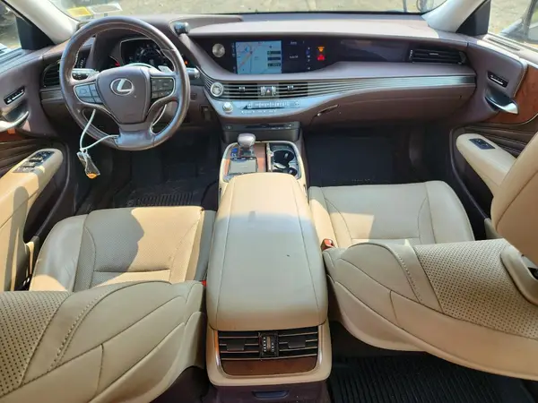 JTHC51FFXJ5003202 2018 LEXUS LS - Image 8