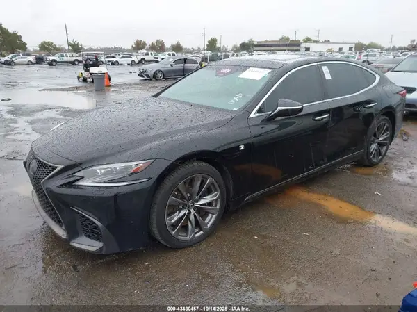 JTHC51FFXJ5003622 2018 LEXUS LS - Image 2