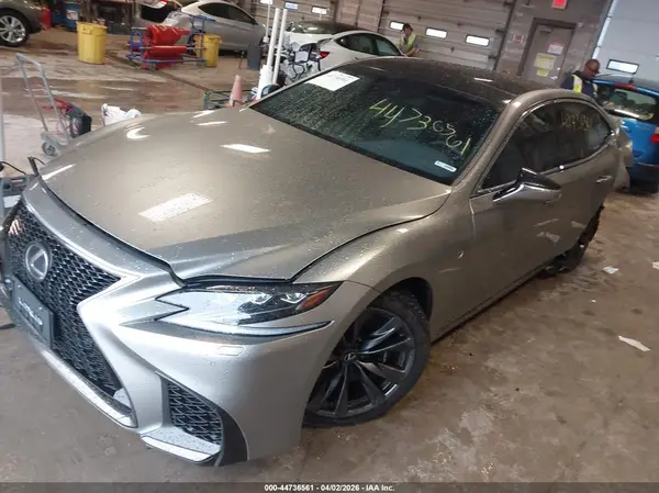 JTHC51FFXJ5004706 2018 LEXUS LS - Image 2