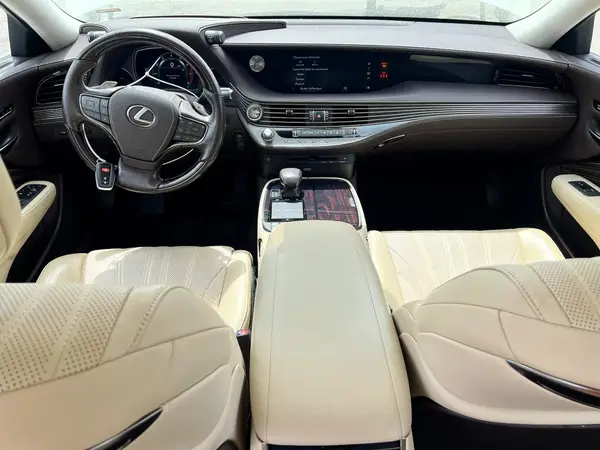 JTHC51FFXJ5005368 2018 LEXUS LS - Image 8