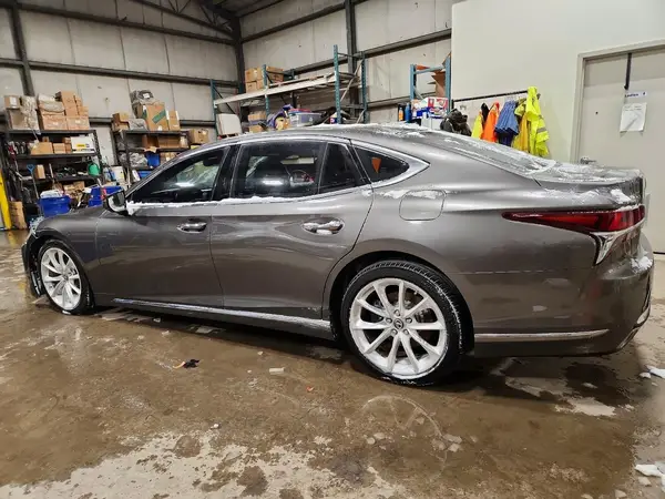JTHC5LFF2J5000595 2018 LEXUS LS - Image 2