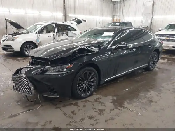 JTHC5LFF2J5001343 2018 LEXUS LS - Image 2