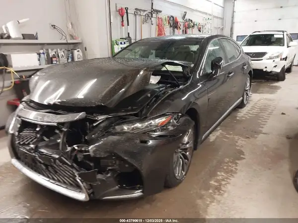 JTHC5LFF5J5003880 2018 LEXUS LS - Image 2