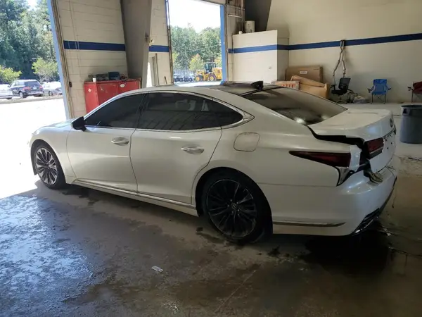 JTHC5LFF6J5003841 2018 LEXUS LS - Image 2