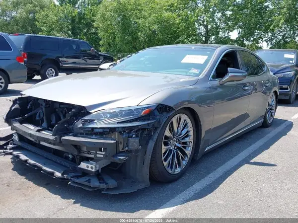 JTHC5LFF9K5007142 2019 LEXUS LS - Image 2