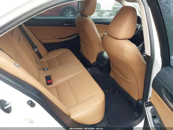 JTHC81D20J5029959 2018 LEXUS IS - Image 8