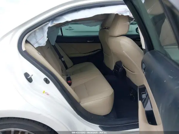 JTHC81D20J5030125 2018 LEXUS IS - Image 8