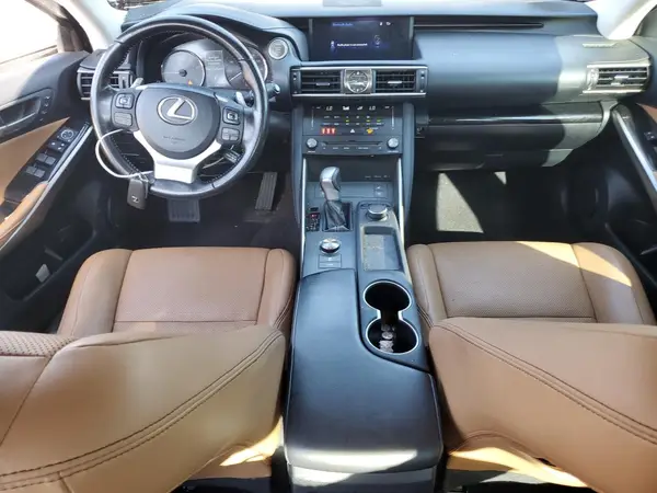 JTHC81D20J5030576 2018 LEXUS IS - Image 8