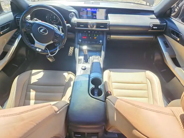 JTHC81D20J5031212 2018 LEXUS IS - Image 8