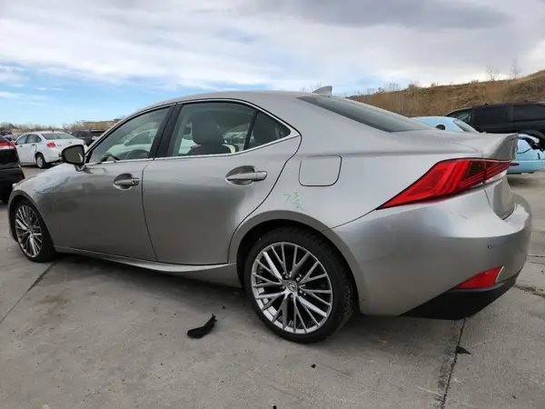 JTHC81D20J5033834 2018 LEXUS IS - Image 2