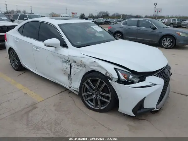 JTHC81D20K5034547 2019 LEXUS IS - Image 1