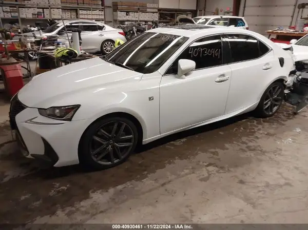 JTHC81D20K5034712 2019 LEXUS IS - Image 2