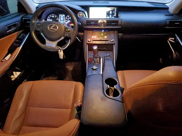 JTHC81D20K5035097 2019 LEXUS IS - Image 8