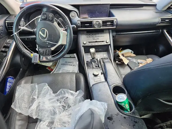 JTHC81D20K5035102 2019 LEXUS IS - Image 8