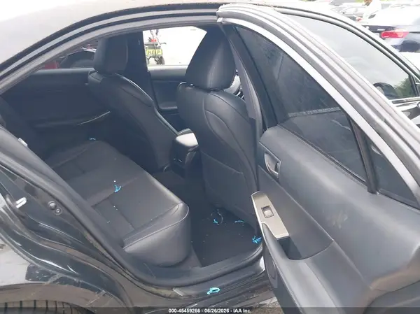 JTHC81D20K5036363 2019 LEXUS IS - Image 8