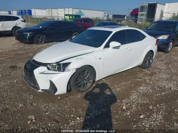 JTHC81D20K5036671 2019 LEXUS IS - Image 2