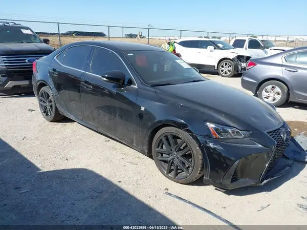 JTHC81D20K5038906 2019 LEXUS IS - Image 1