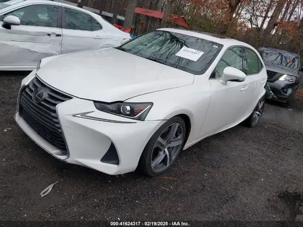 JTHC81D21J5026911 2018 LEXUS IS - Image 2