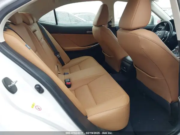 JTHC81D21J5026911 2018 LEXUS IS - Image 8