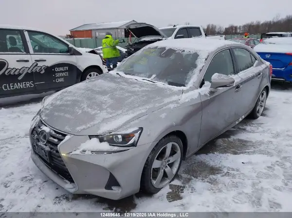 JTHC81D21J5028559 2018 LEXUS IS - Image 2