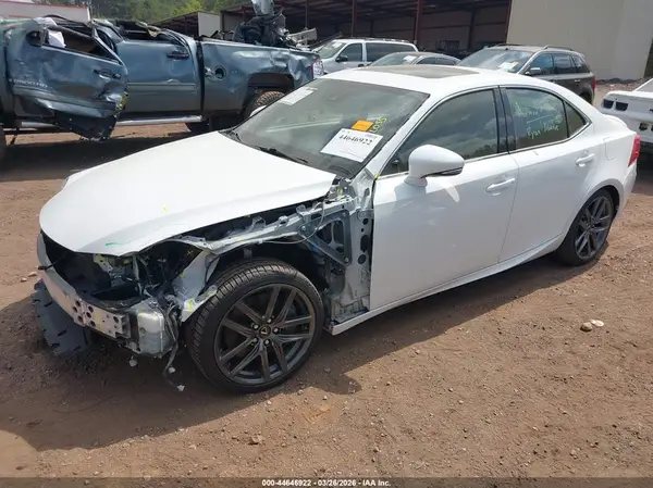 JTHC81D21J5029078 2018 LEXUS IS - Image 2