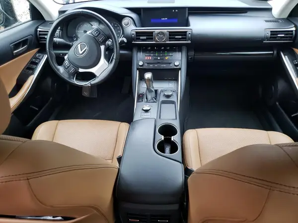 JTHC81D21J5031090 2018 LEXUS IS - Image 8