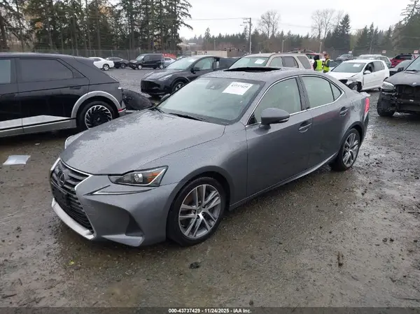 JTHC81D21J5032272 2018 LEXUS IS - Image 2