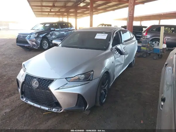 JTHC81D21K5035805 2019 LEXUS IS - Image 2