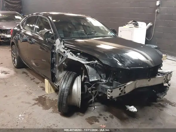 JTHC81D21K5036565 2019 LEXUS IS - Image 1