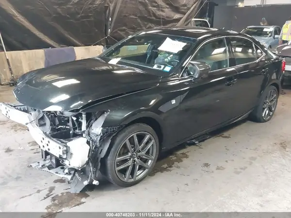 JTHC81D21K5036565 2019 LEXUS IS - Image 2