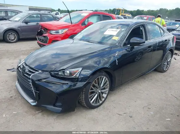 JTHC81D21K5036792 2019 LEXUS IS - Image 2