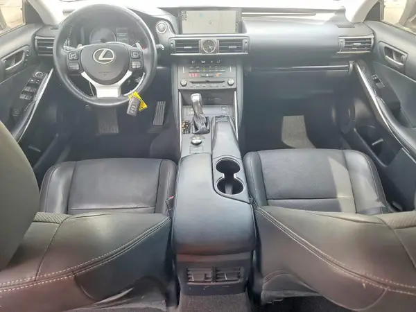 JTHC81D21K5037411 2019 LEXUS IS - Image 8