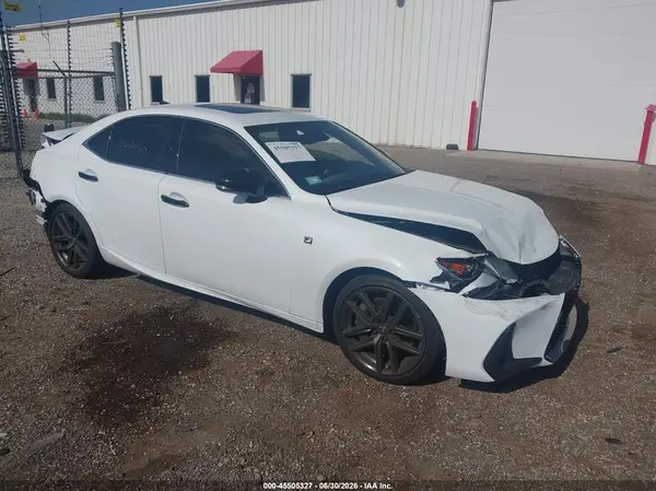 JTHC81D21K5037487 2019 LEXUS IS - Image 1