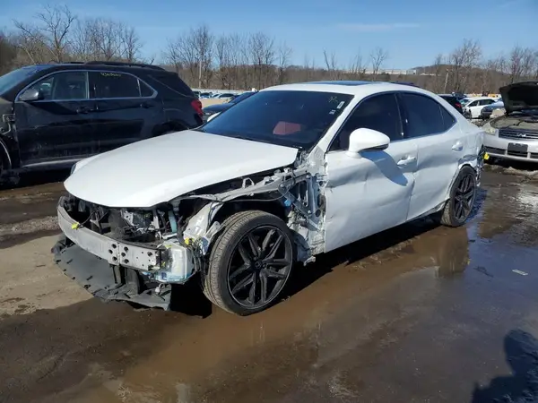 JTHC81D21K5038591 2019 LEXUS IS - Image 1