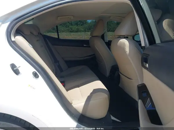 JTHC81D22J5028487 2018 LEXUS IS - Image 8