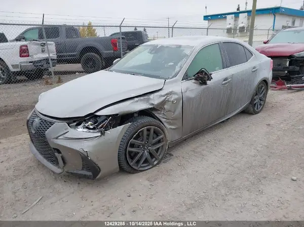 JTHC81D22J5029431 2018 LEXUS IS - Image 2