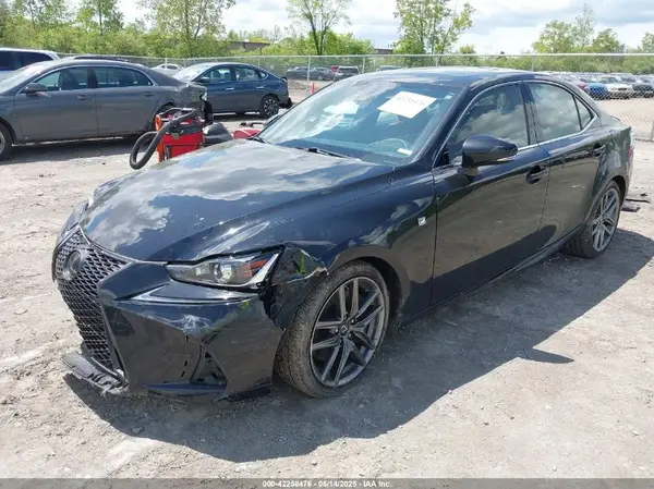 JTHC81D22J5033138 2018 LEXUS IS - Image 2