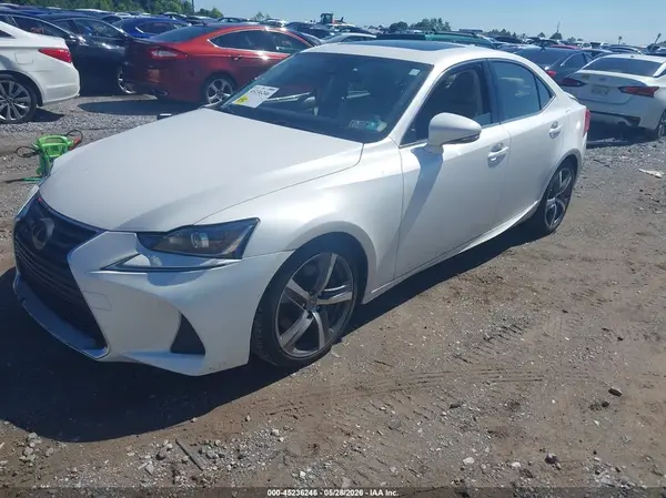JTHC81D22J5033379 2018 LEXUS IS - Image 2