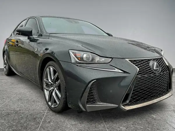 JTHC81D22K5025098 2019 LEXUS IS - Image 2