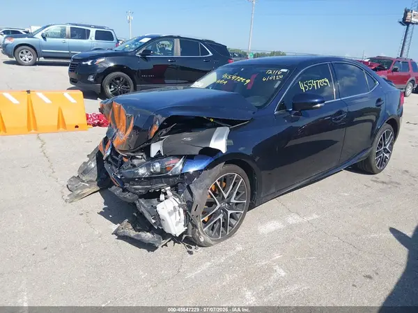 JTHC81D22K5034341 2019 LEXUS IS - Image 2