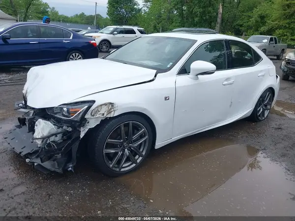 JTHC81D22K5034484 2019 LEXUS IS - Image 2