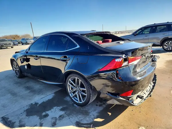 JTHC81D22K5034811 2019 LEXUS IS - Image 2