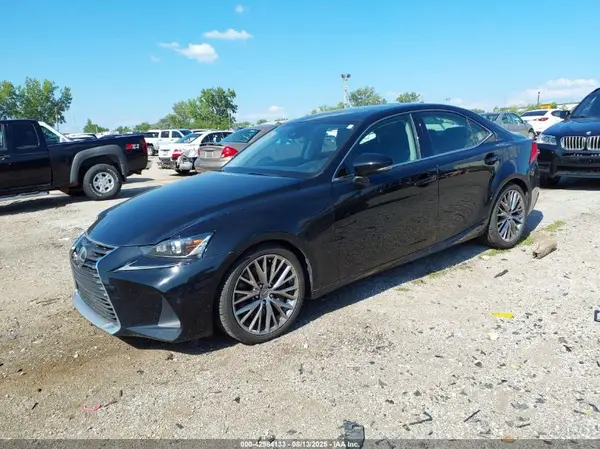 JTHC81D22K5034954 2019 LEXUS IS - Image 2