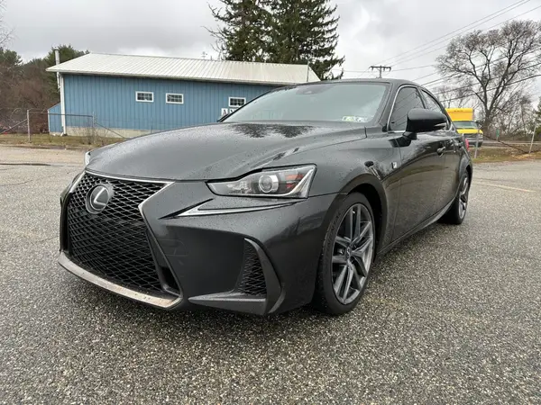 JTHC81D22K503509 2019 LEXUS IS - Image 2