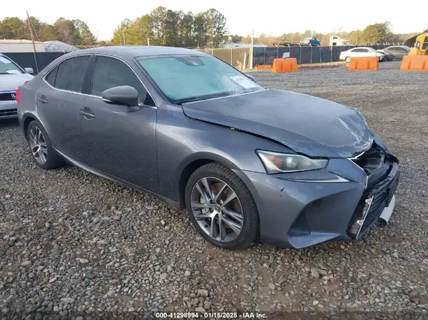 JTHC81D22K5039670 2019 LEXUS IS - Image 1