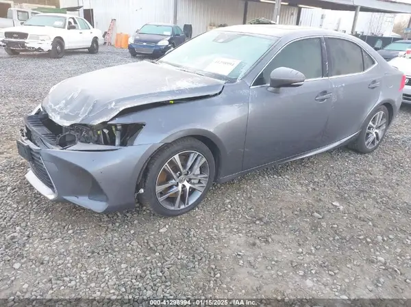 JTHC81D22K5039670 2019 LEXUS IS - Image 2