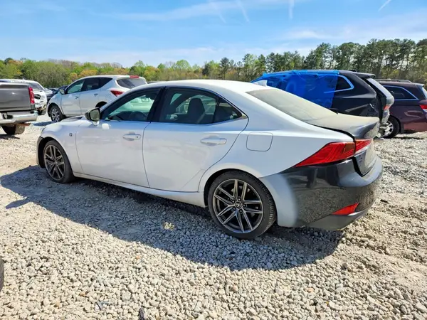 JTHC81D22K5039930 2019 LEXUS IS - Image 2